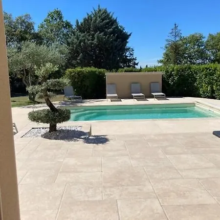 Zaderri Apartmán *