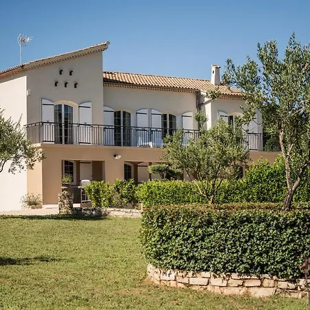 Zaderri Apartmán *